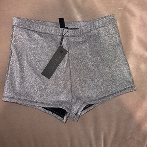 Triangl Celeste Shorts in Silver